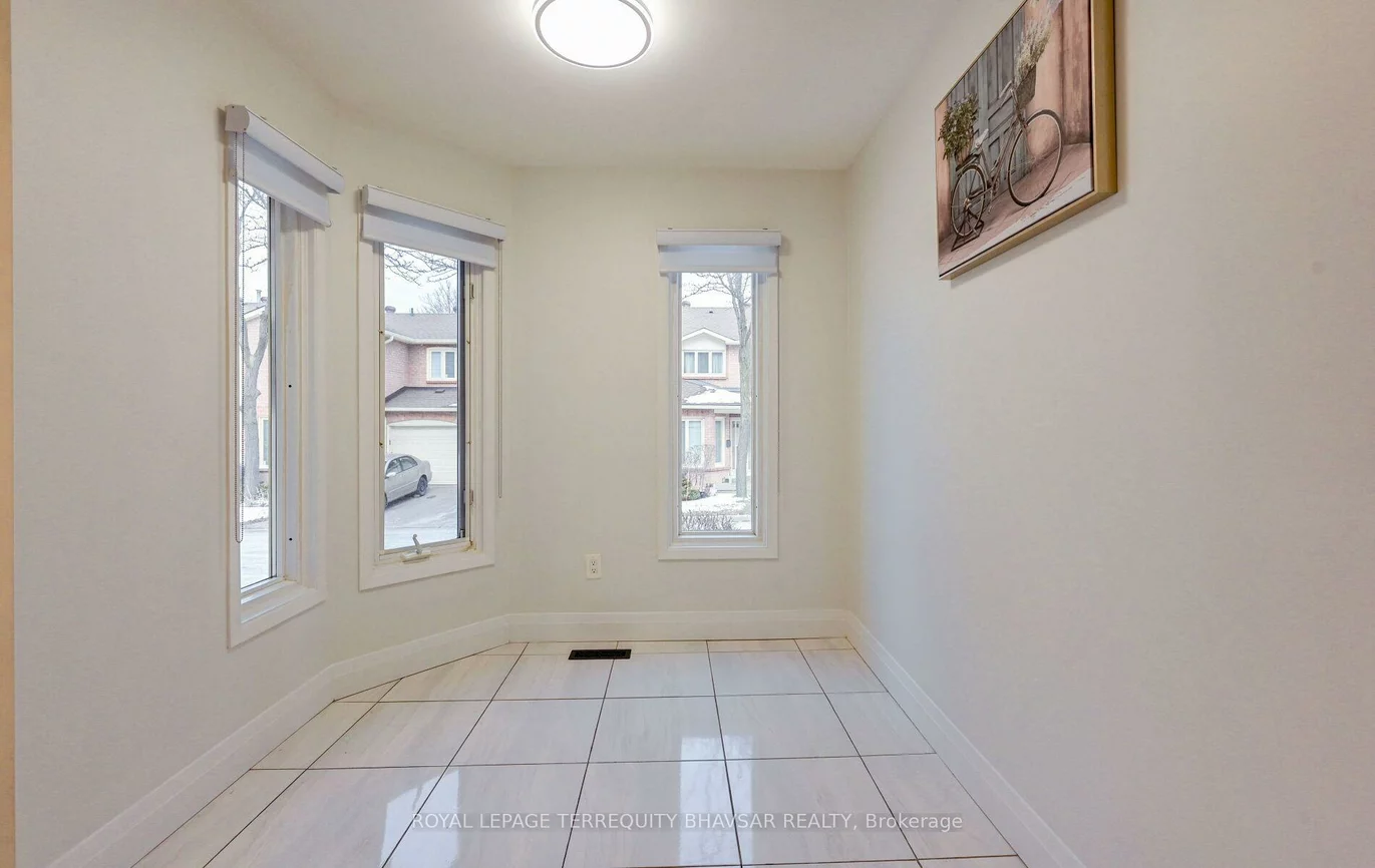 5020, Delaware, Hurontario, Mississauga