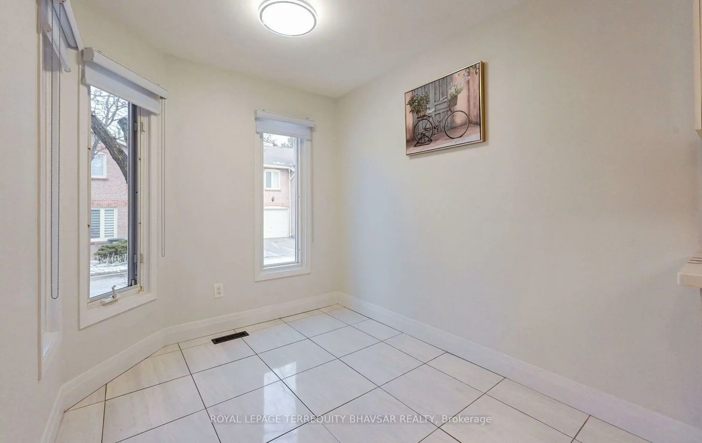 5020, Delaware, Hurontario, Mississauga