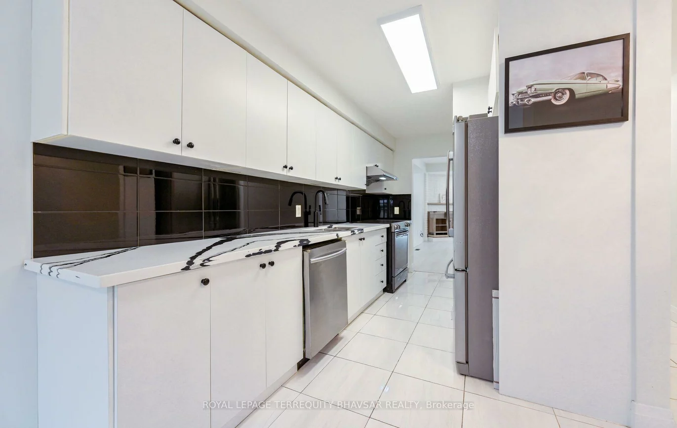 5020, Delaware, Hurontario, Mississauga