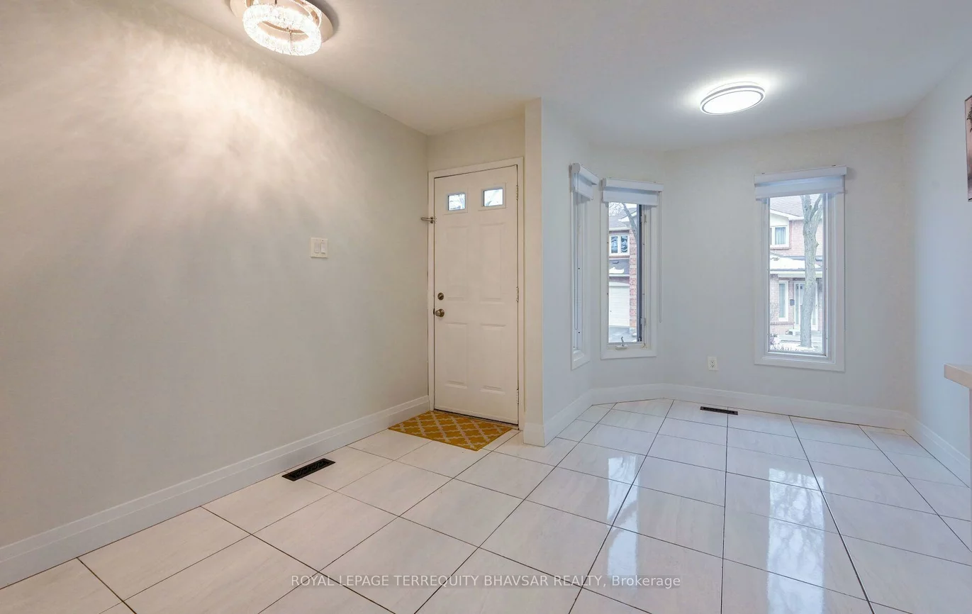 5020, Delaware, Hurontario, Mississauga