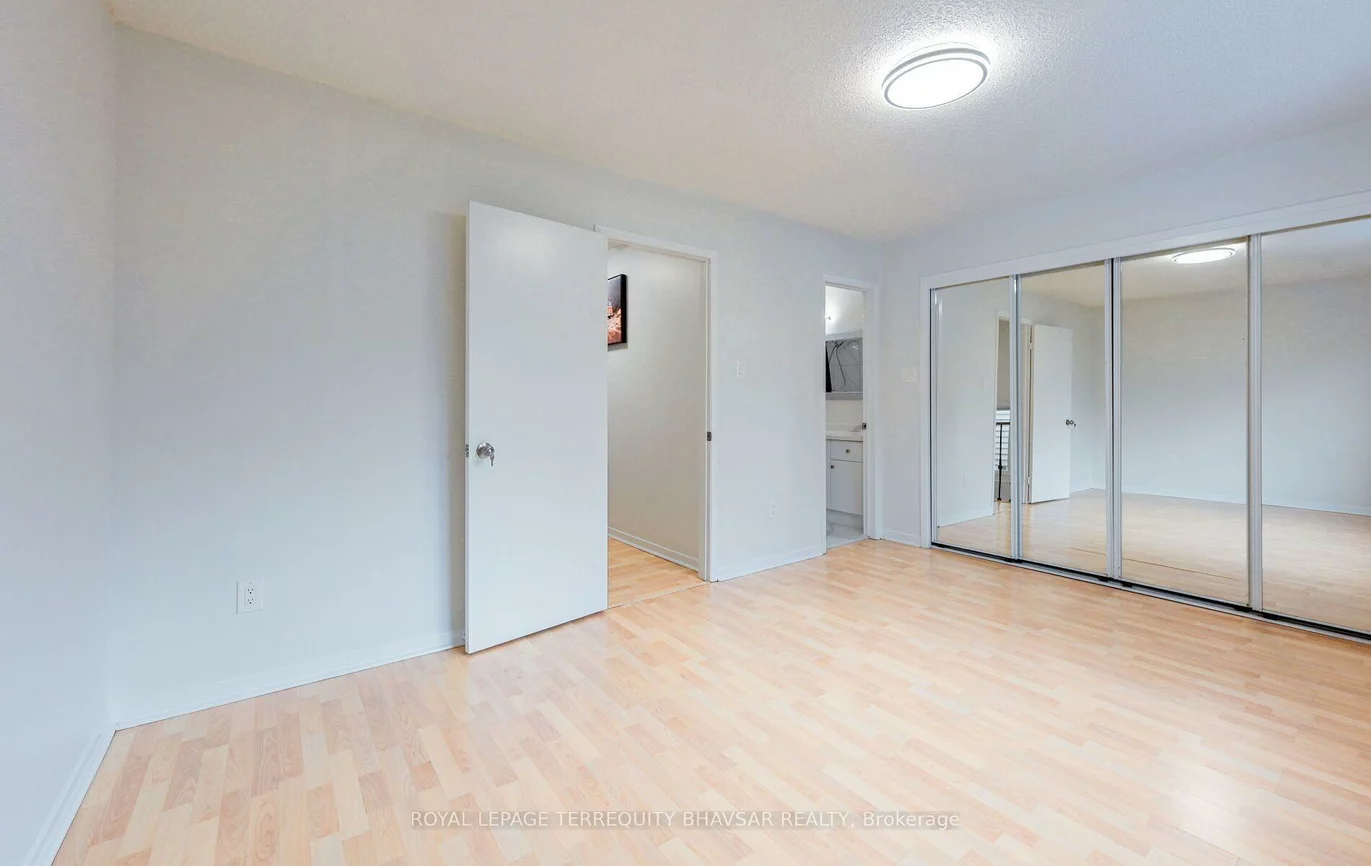 5020, Delaware, Hurontario, Mississauga
