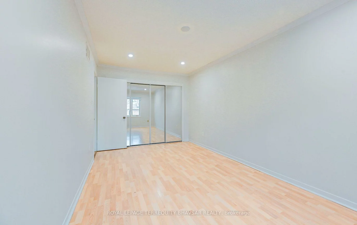 5020, Delaware, Hurontario, Mississauga