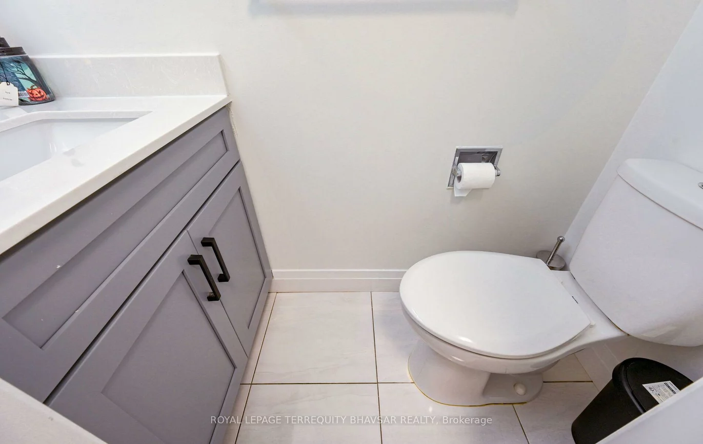 5020, Delaware, Hurontario, Mississauga