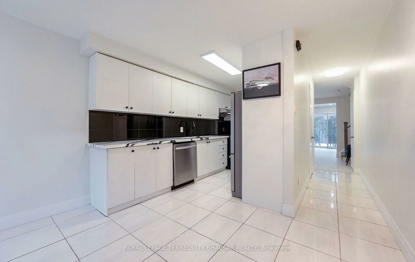 5020, Delaware, Hurontario, Mississauga