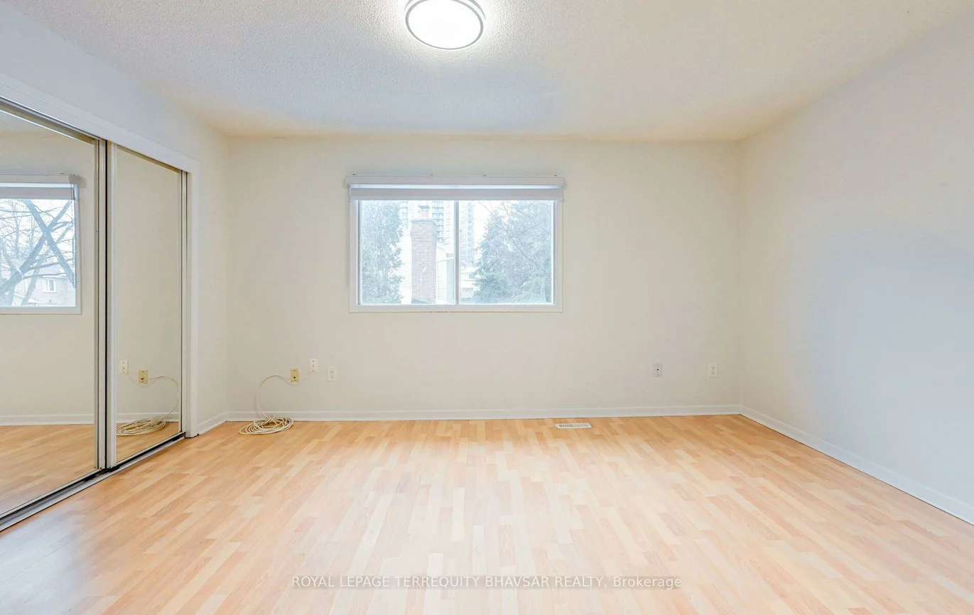 5020, Delaware, Hurontario, Mississauga