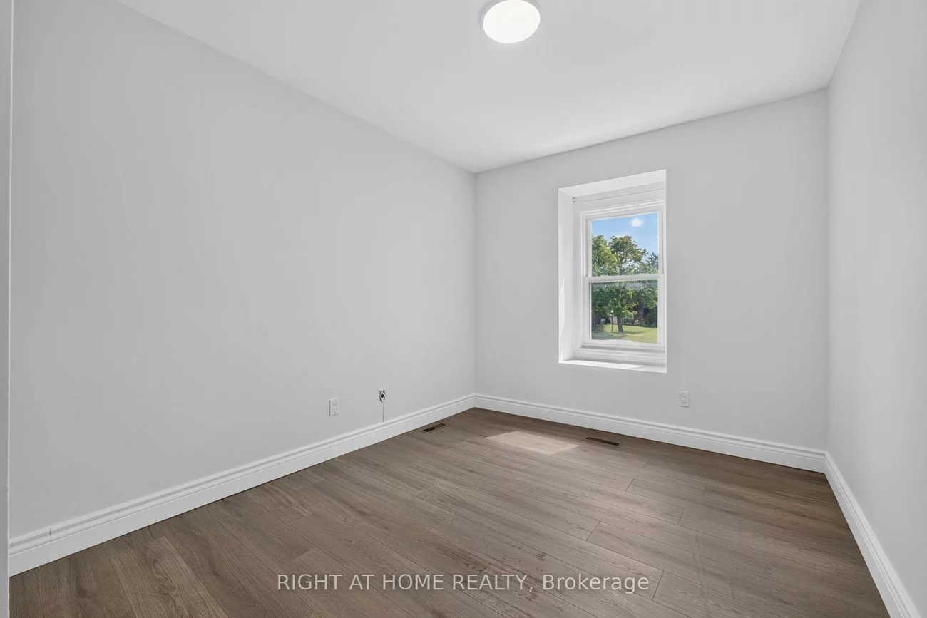 2605, Woodchester, Sheridan, Mississauga