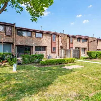 2605, Woodchester, Sheridan, Mississauga