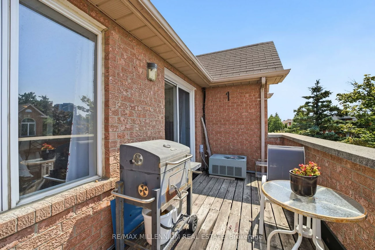 115, Bristol, Hurontario, Mississauga