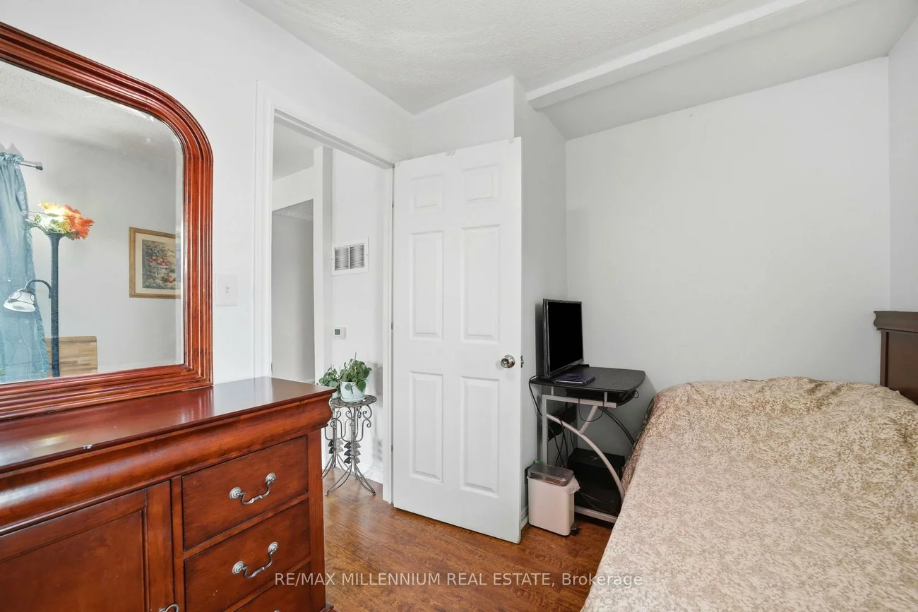 115, Bristol, Hurontario, Mississauga