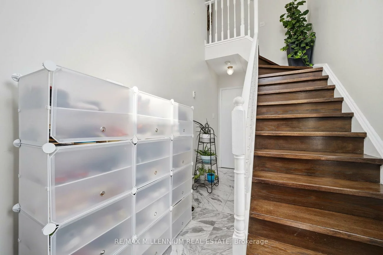 115, Bristol, Hurontario, Mississauga