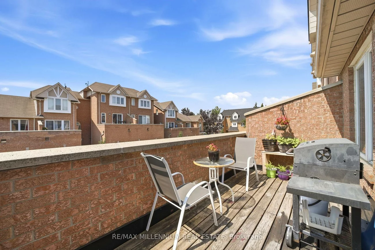 115, Bristol, Hurontario, Mississauga
