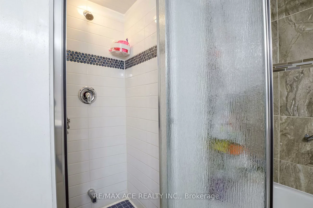 75, King, Cooksville, Mississauga