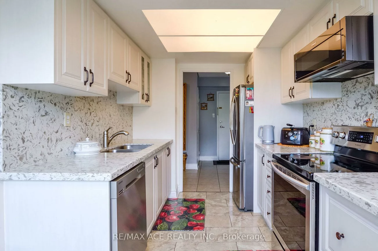 75, King, Cooksville, Mississauga
