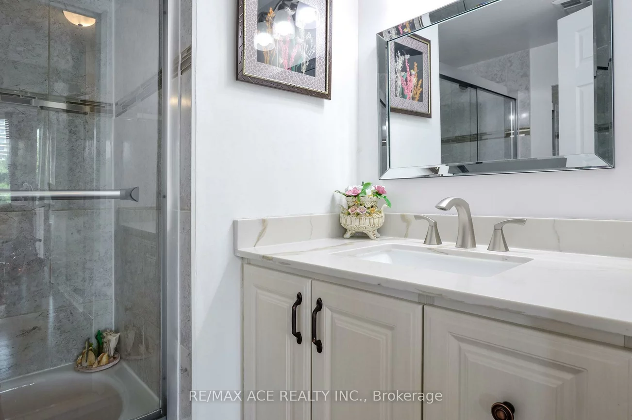 75, King, Cooksville, Mississauga