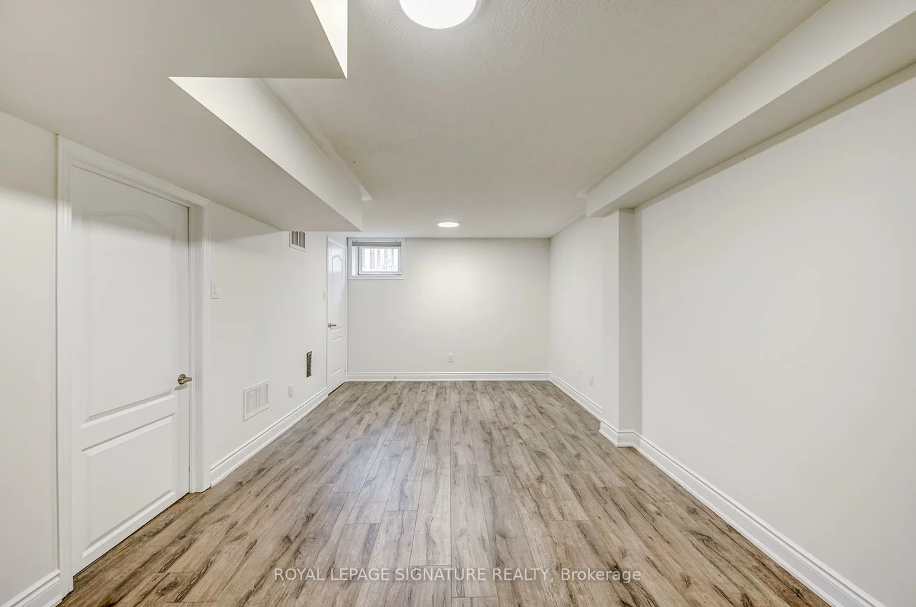 7360, Zinnia, Meadowvale Village, Mississauga