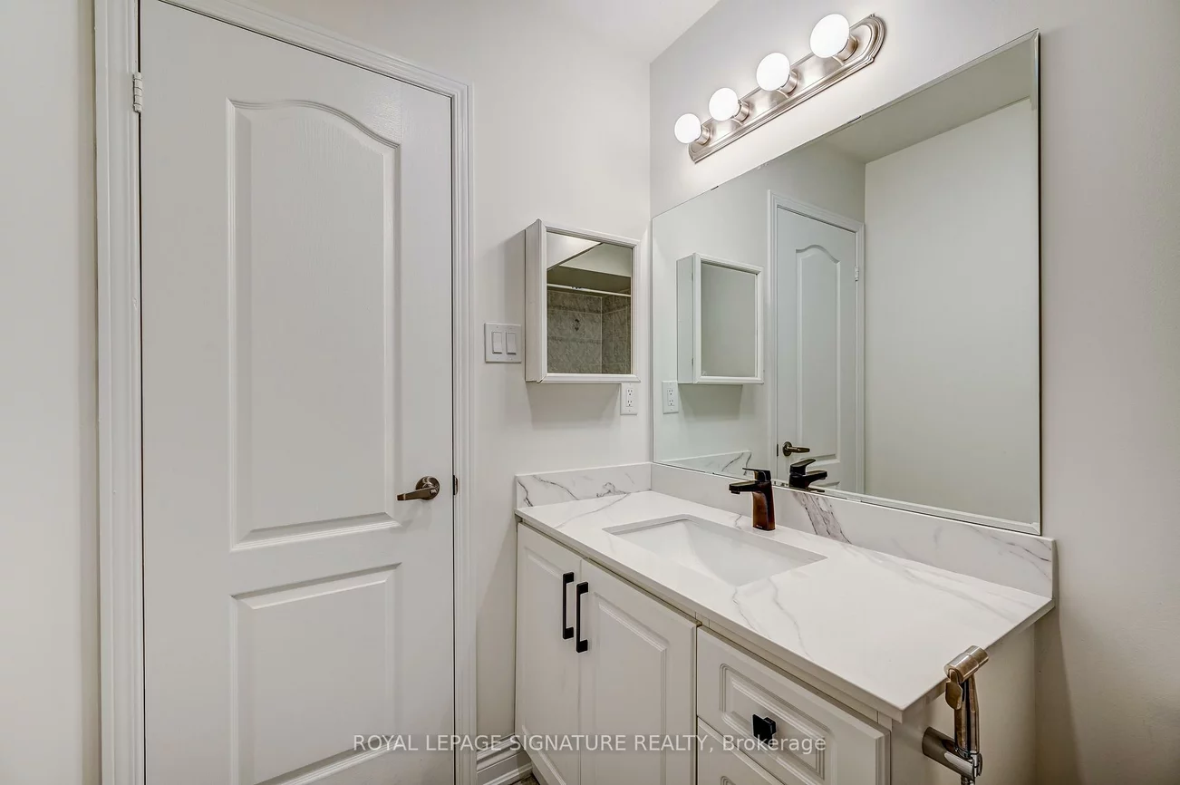7360, Zinnia, Meadowvale Village, Mississauga