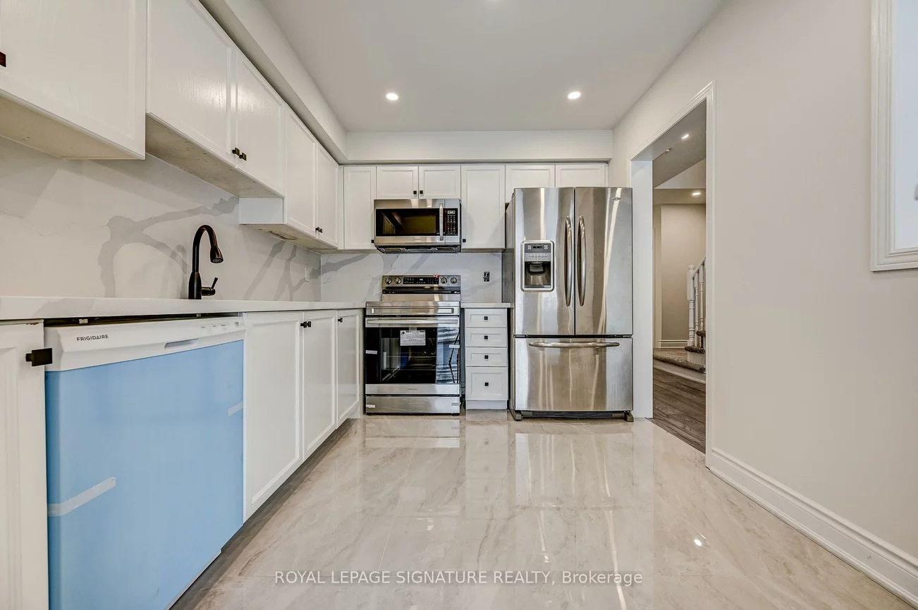 7360, Zinnia, Meadowvale Village, Mississauga