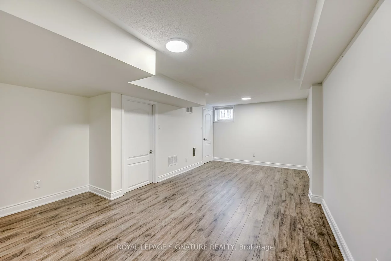 7360, Zinnia, Meadowvale Village, Mississauga