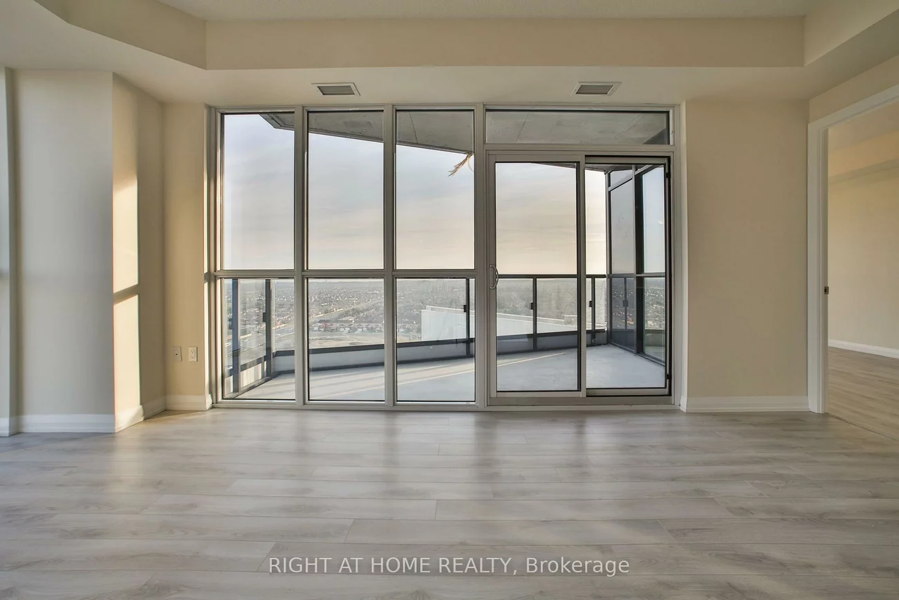 35, WATERGARDEN, Hurontario, Mississauga