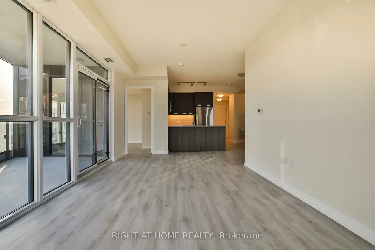 35, WATERGARDEN, Hurontario, Mississauga