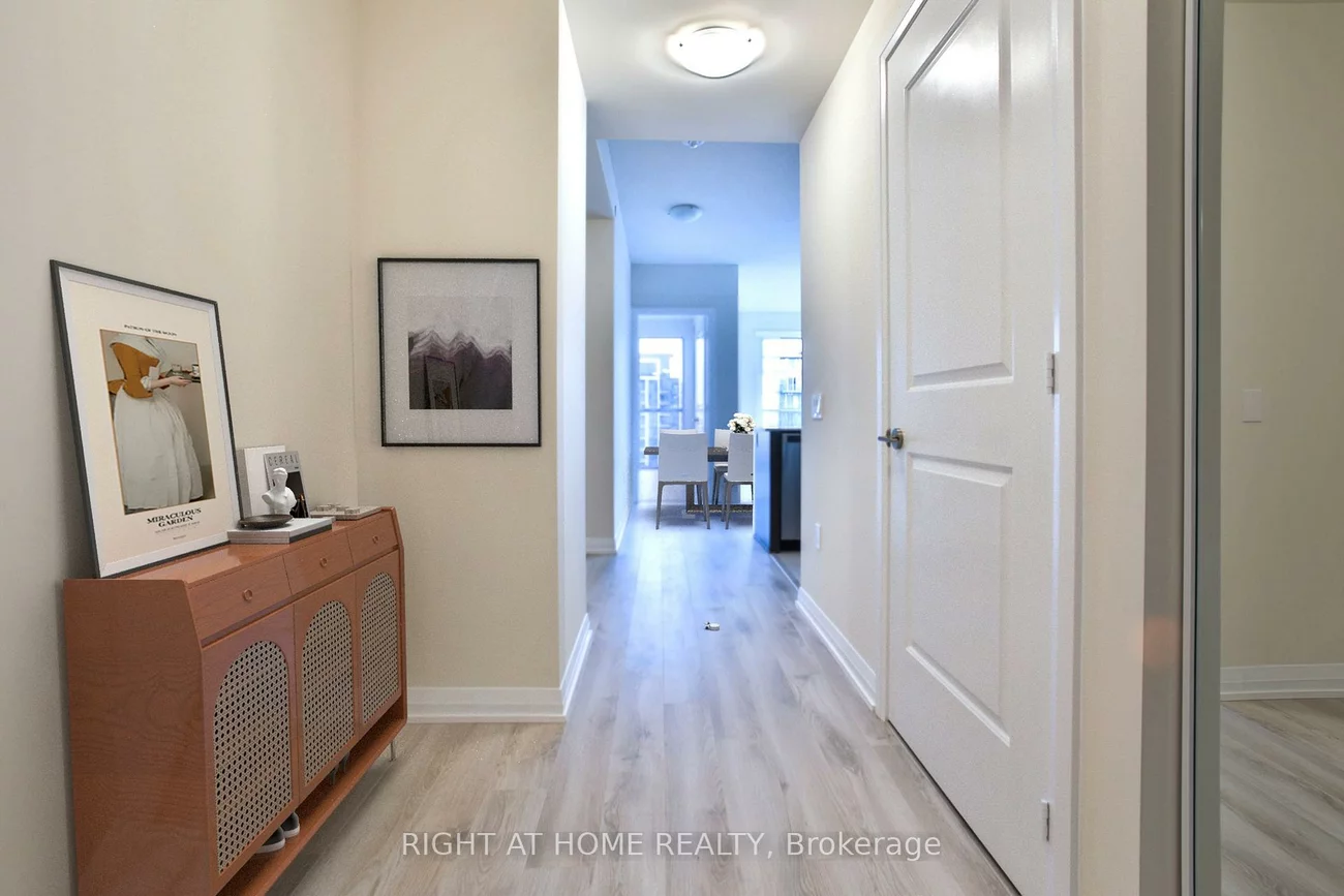 35, WATERGARDEN, Hurontario, Mississauga
