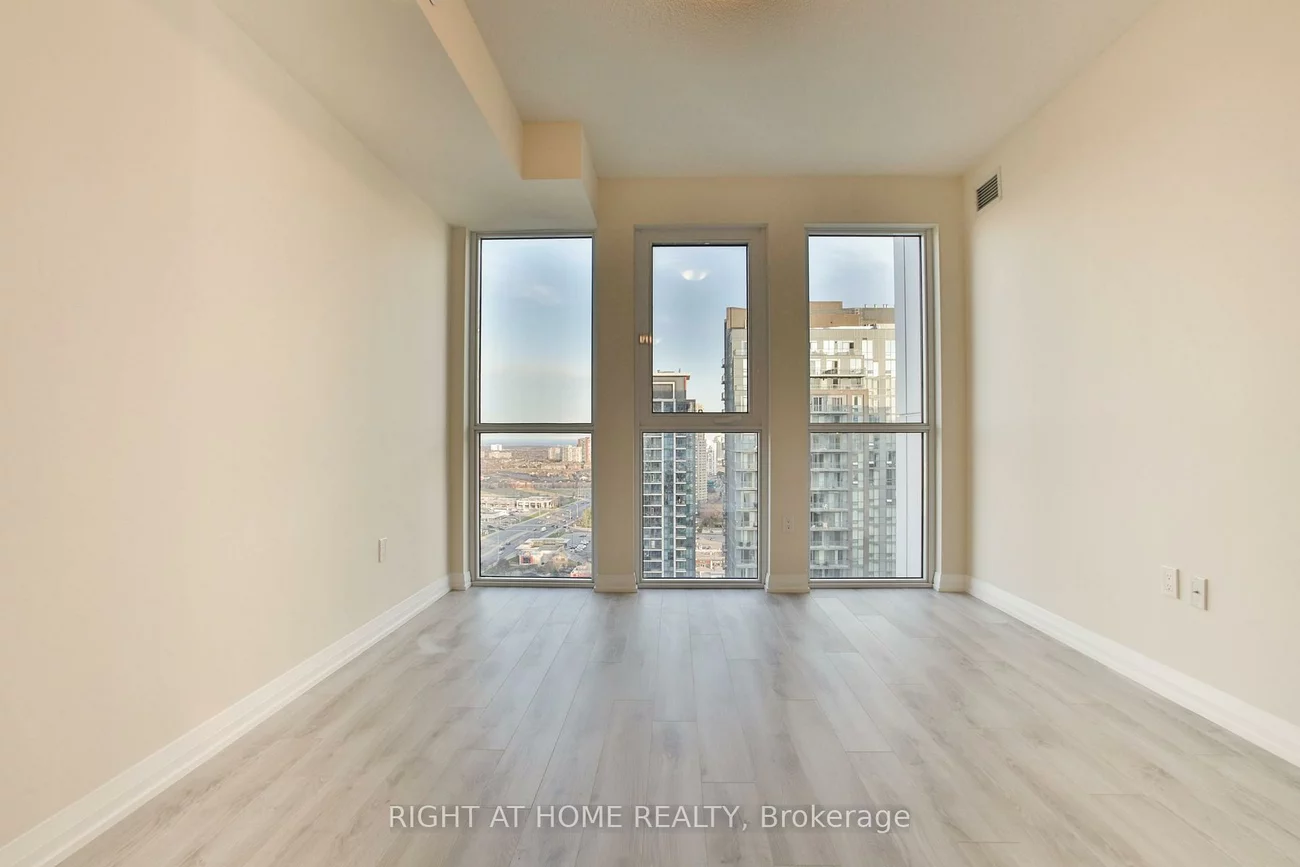 35, WATERGARDEN, Hurontario, Mississauga