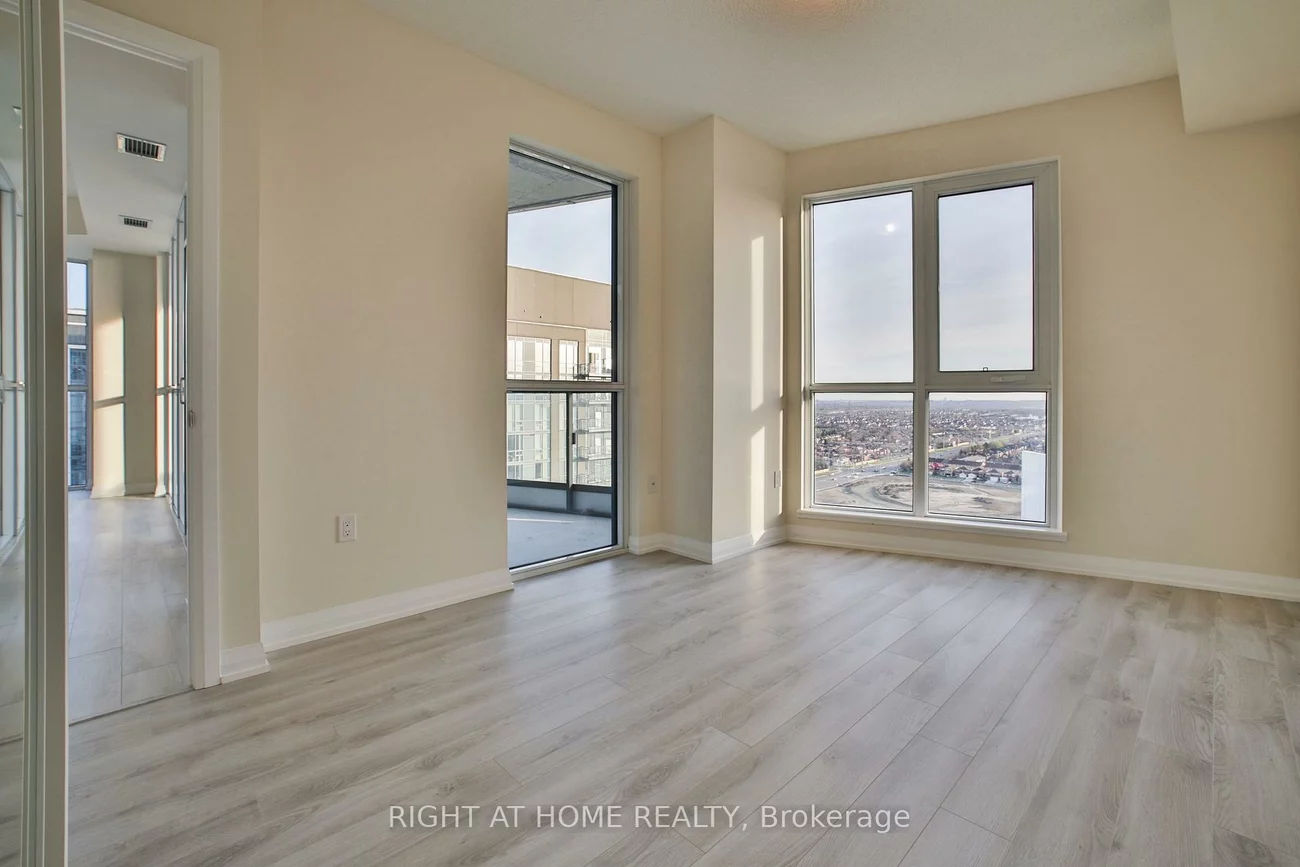 35, WATERGARDEN, Hurontario, Mississauga
