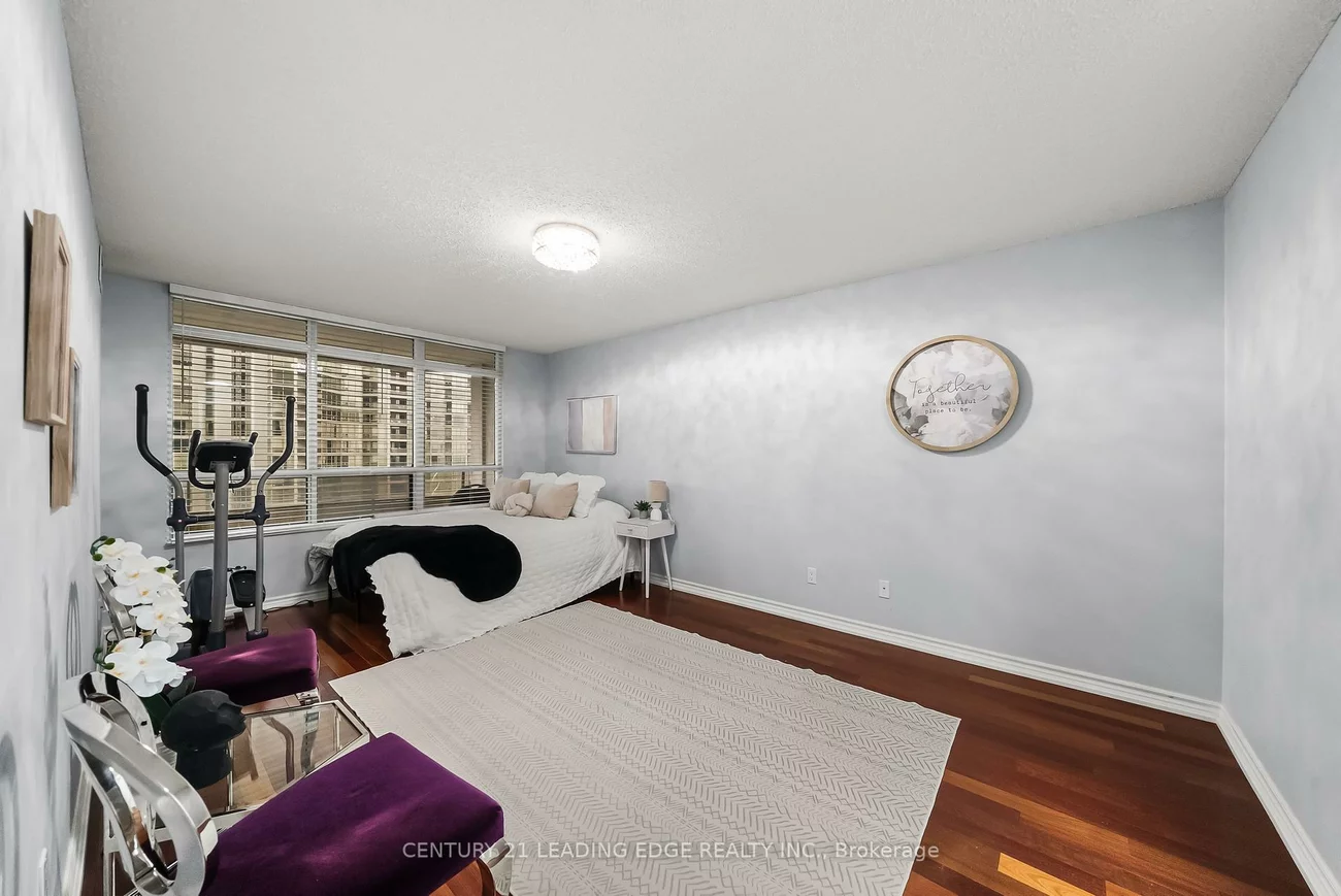 35, Kingsbridge Garden, Hurontario, Mississauga
