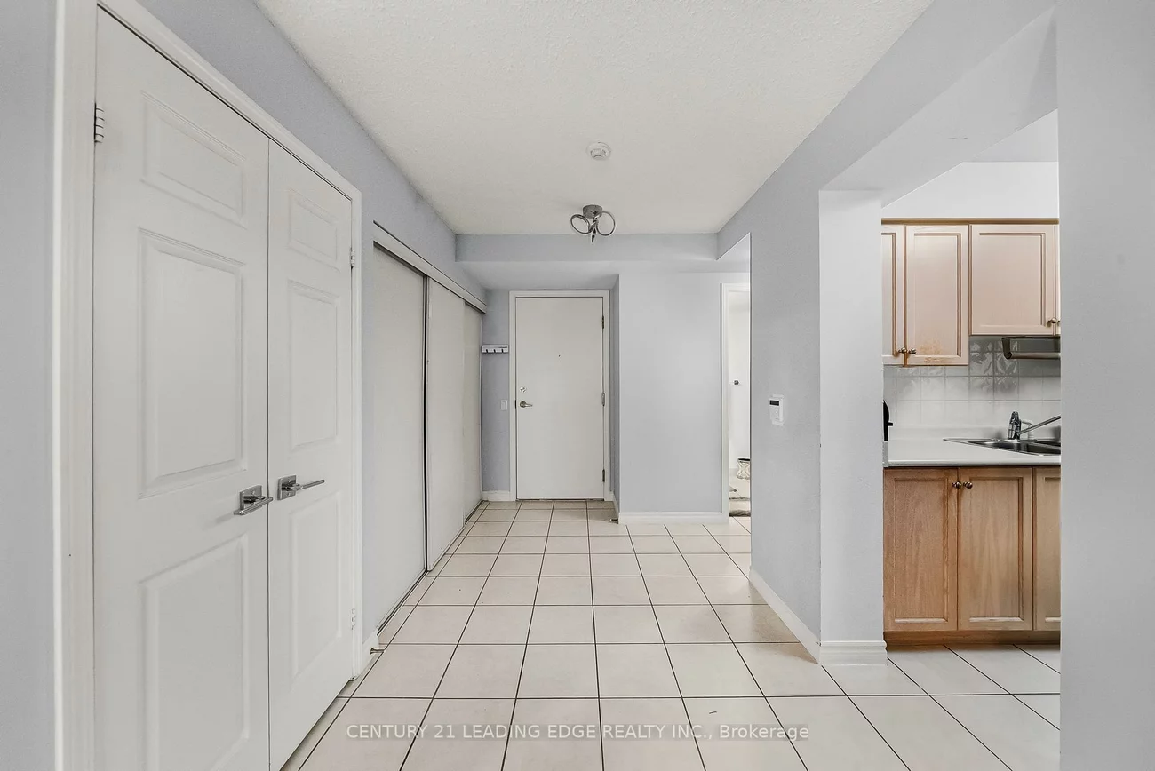 35, Kingsbridge Garden, Hurontario, Mississauga