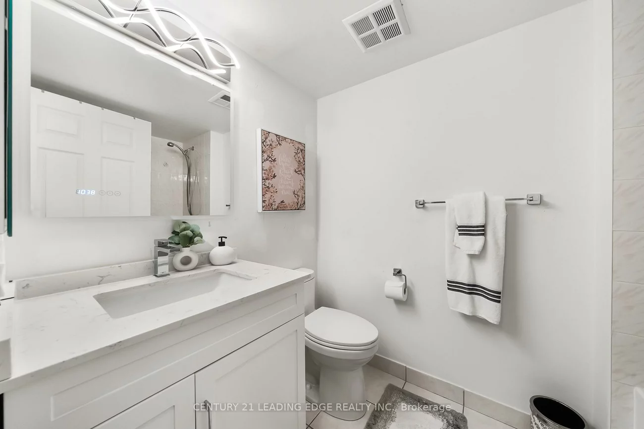 35, Kingsbridge Garden, Hurontario, Mississauga