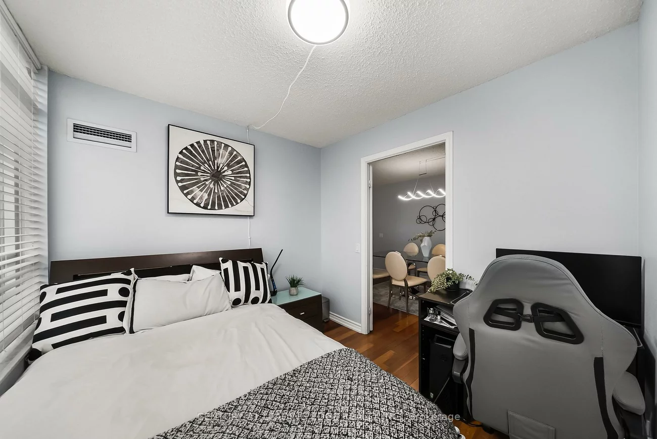 35, Kingsbridge Garden, Hurontario, Mississauga