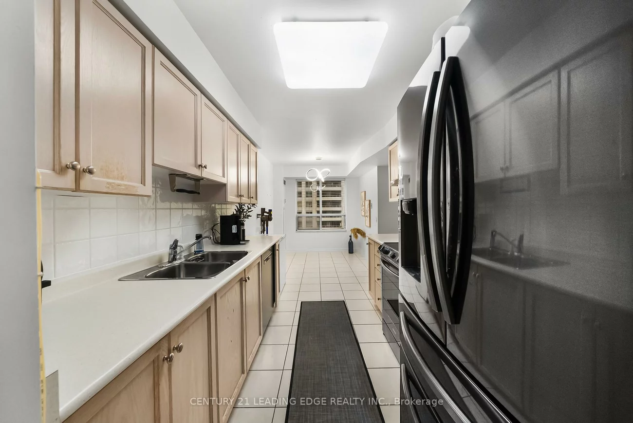 35, Kingsbridge Garden, Hurontario, Mississauga