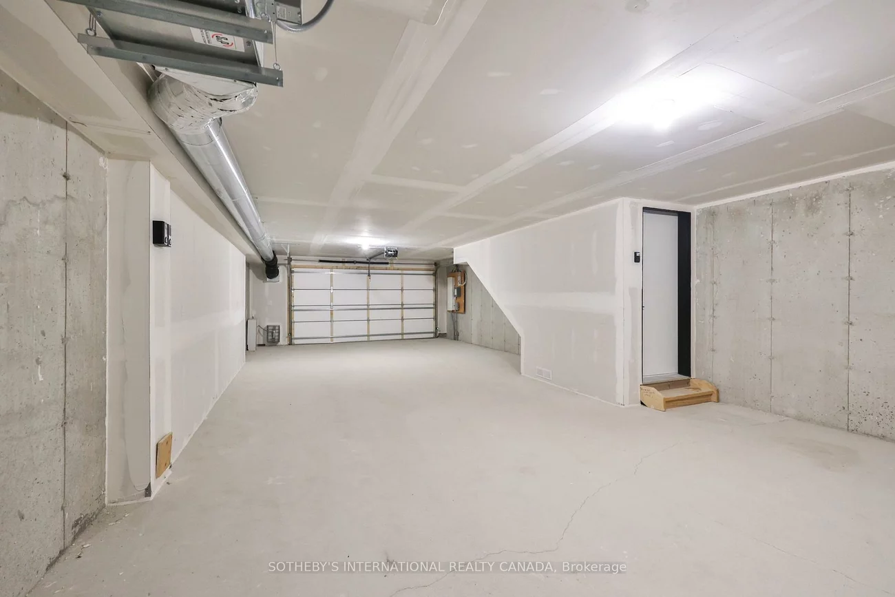 60, Lou Parsons Way, Port Credit, Mississauga