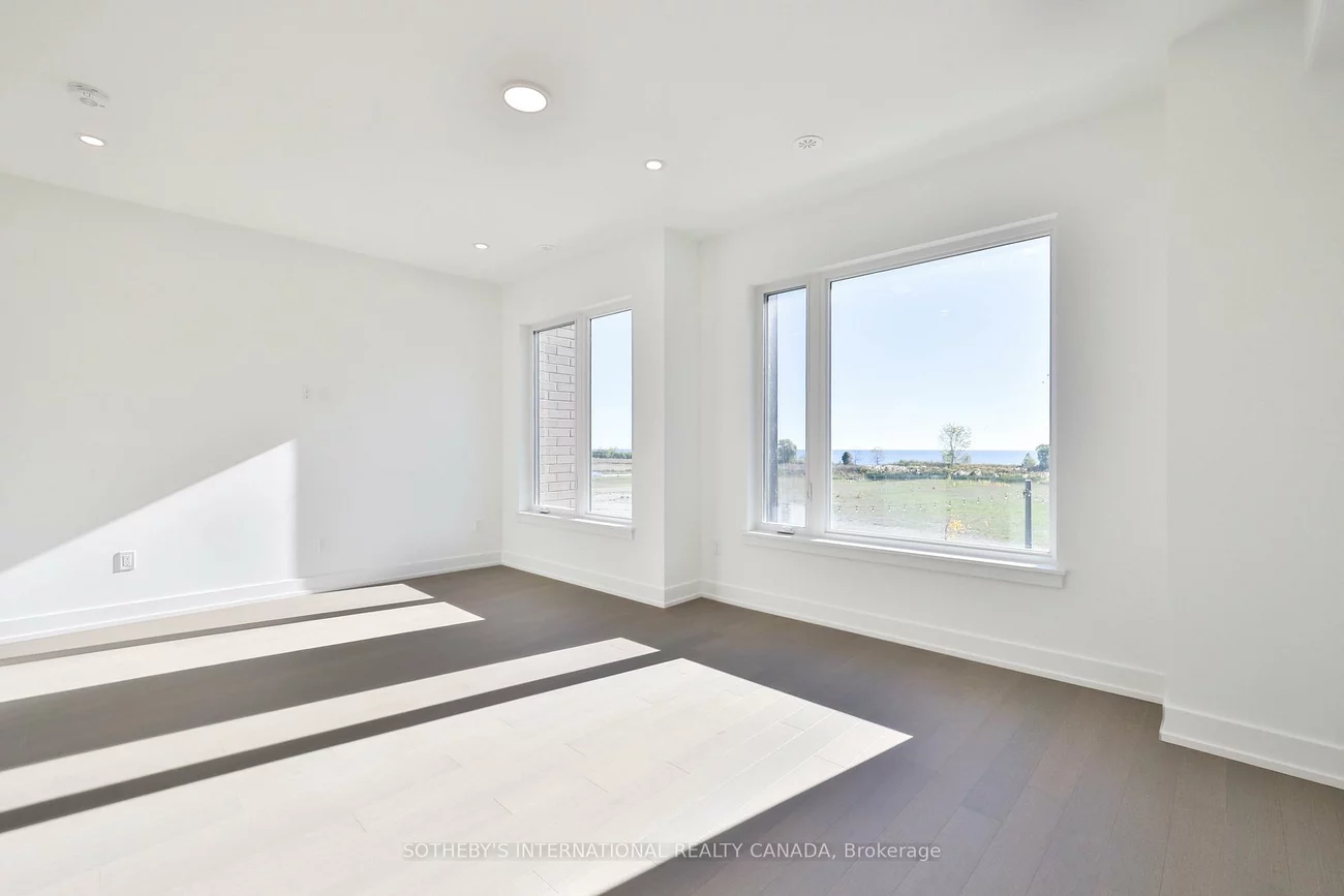 60, Lou Parsons Way, Port Credit, Mississauga