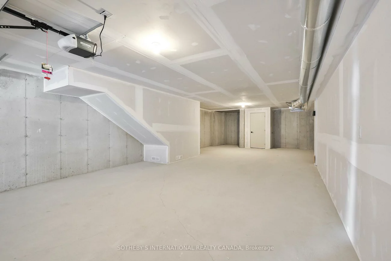 60, Lou Parsons Way, Port Credit, Mississauga