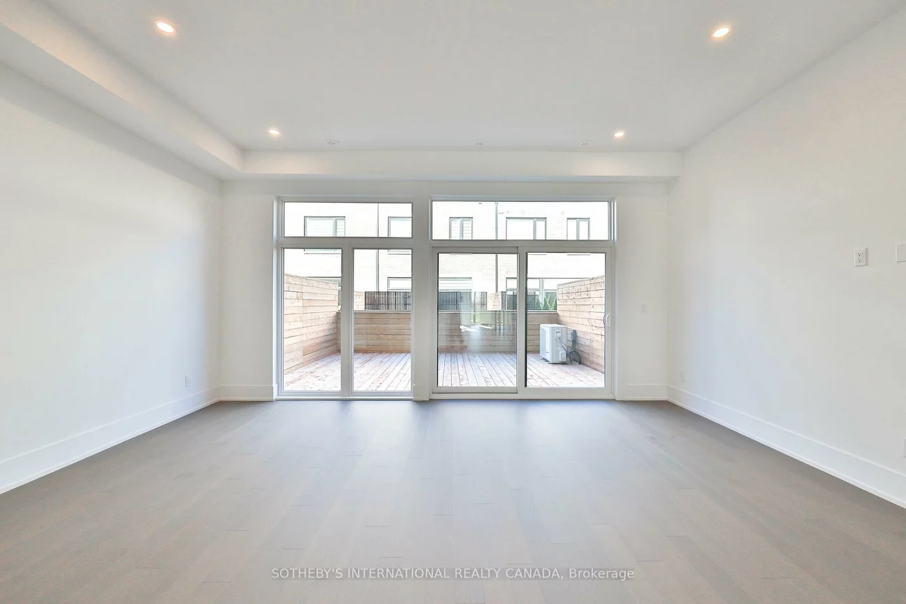 60, Lou Parsons Way, Port Credit, Mississauga