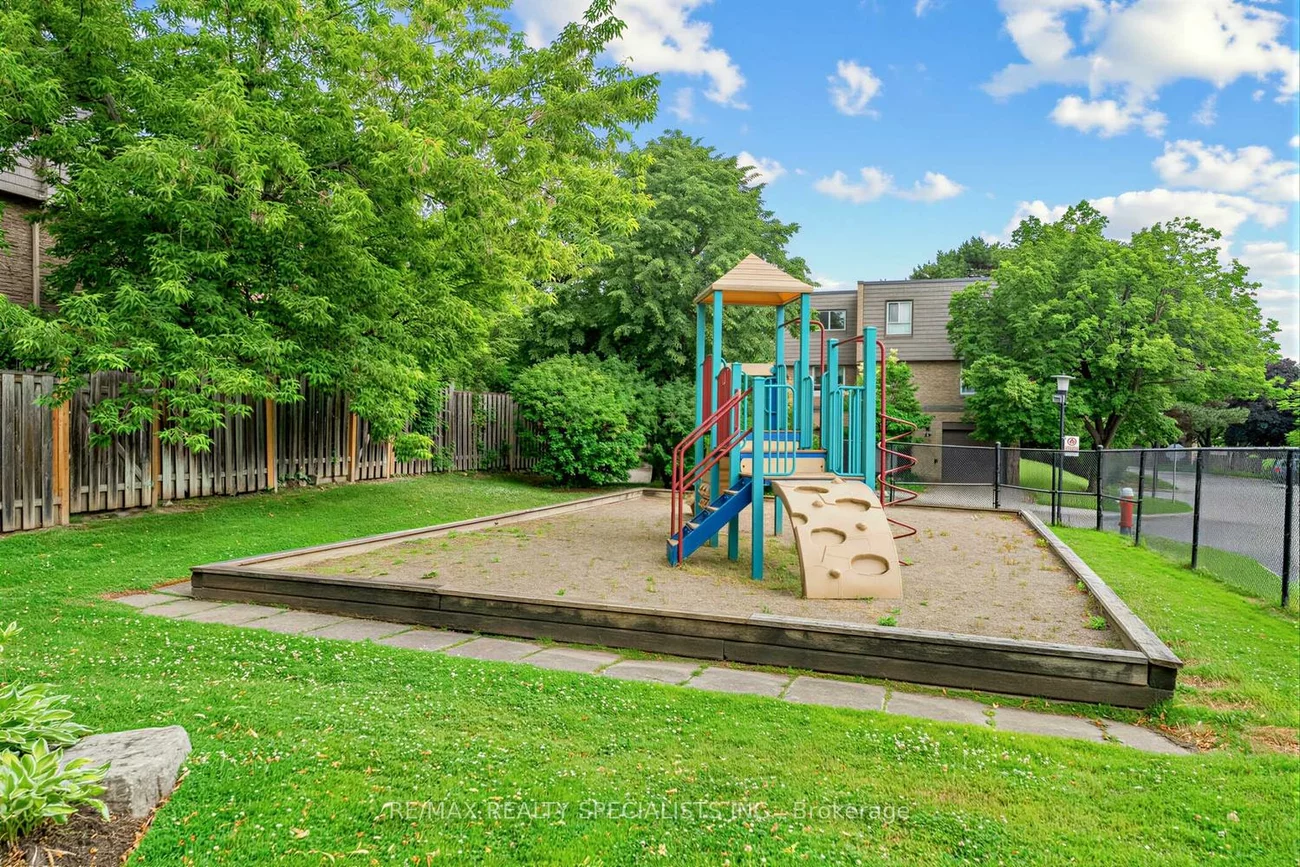 405, Hyacinthe, Mississauga Valleys, Mississauga