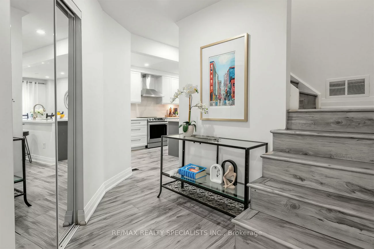 405, Hyacinthe, Mississauga Valleys, Mississauga