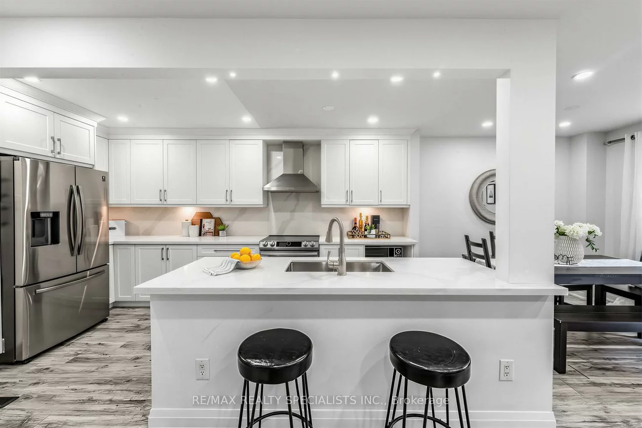 405, Hyacinthe, Mississauga Valleys, Mississauga