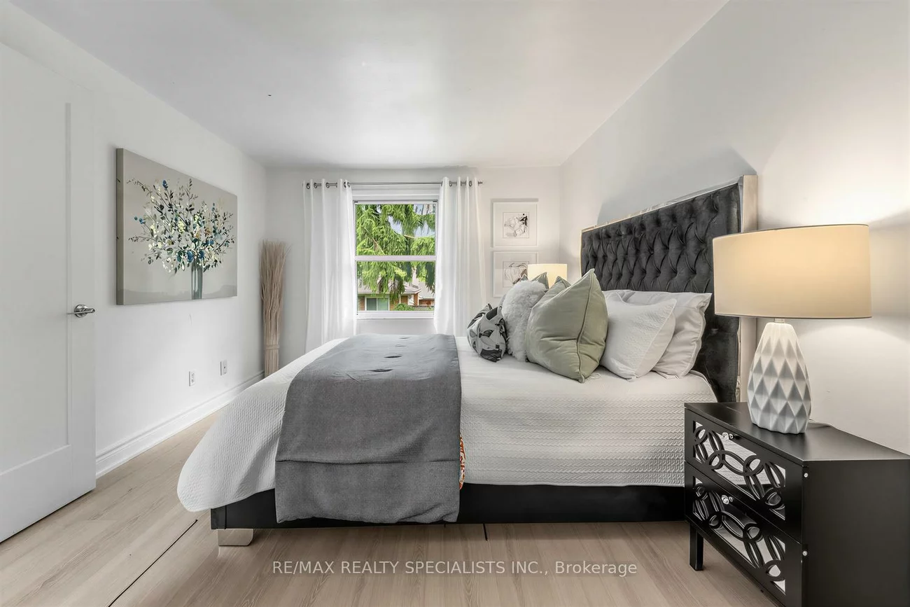 405, Hyacinthe, Mississauga Valleys, Mississauga