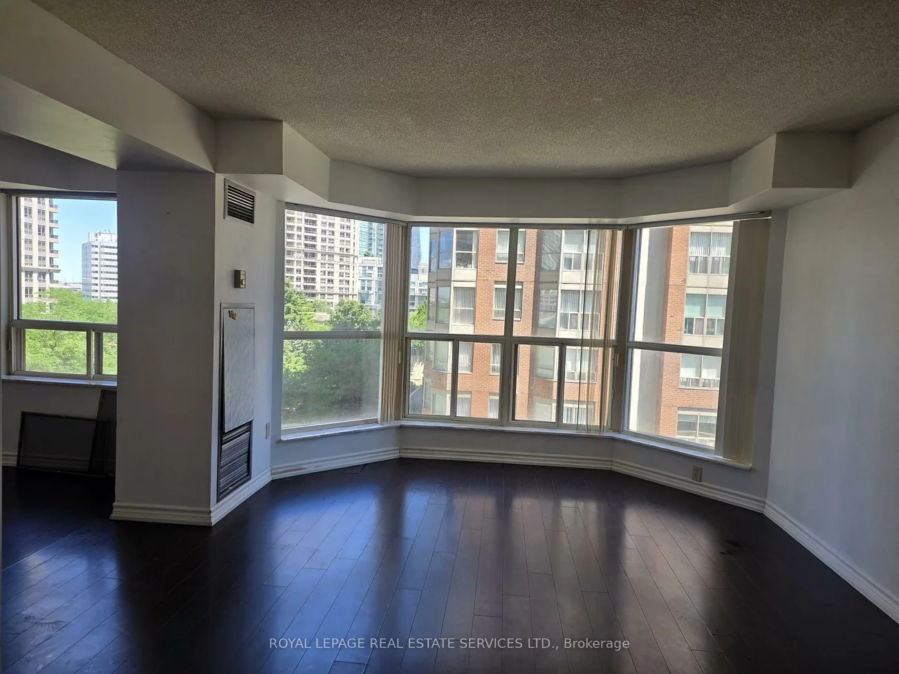 335, Webb, City Centre, Mississauga