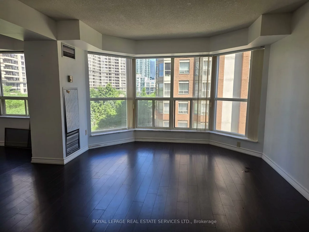 335, Webb, City Centre, Mississauga