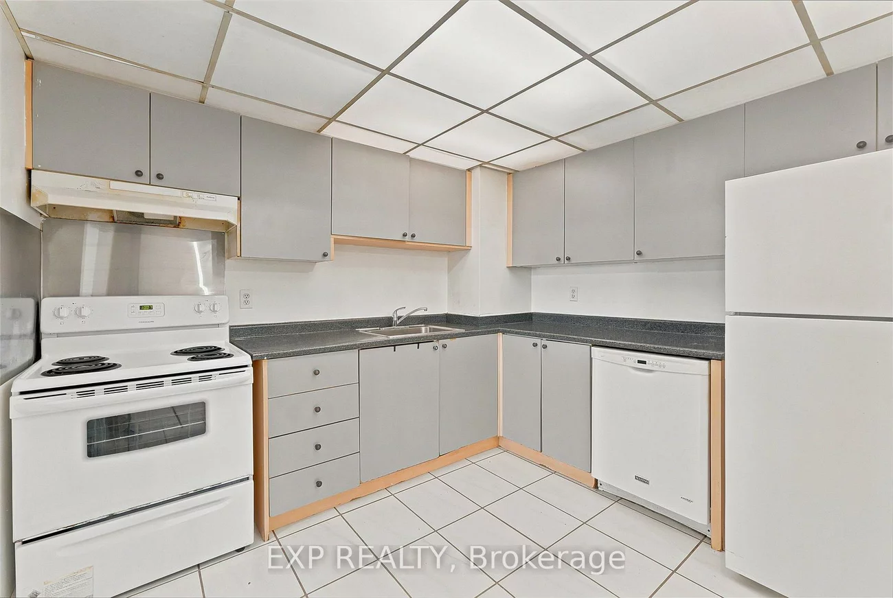 155, Hillcrest, Cooksville, Mississauga