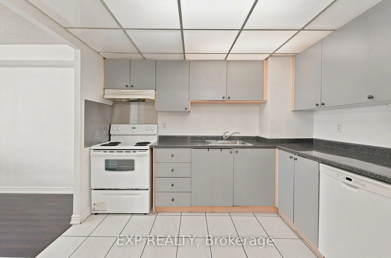 155, Hillcrest, Cooksville, Mississauga