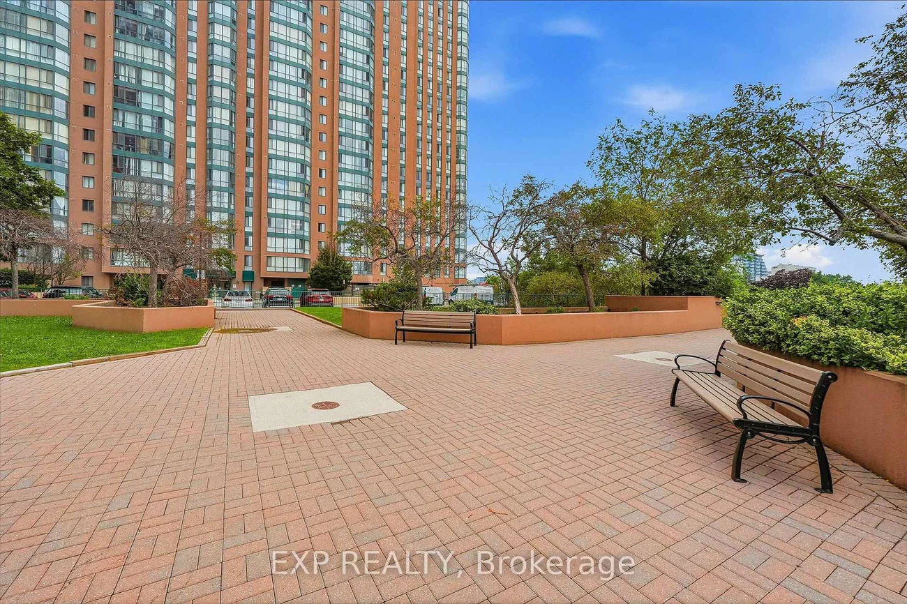 155, Hillcrest, Cooksville, Mississauga