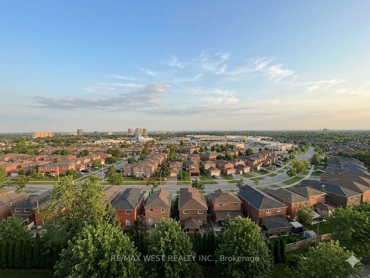 300, Webb, City Centre, Mississauga