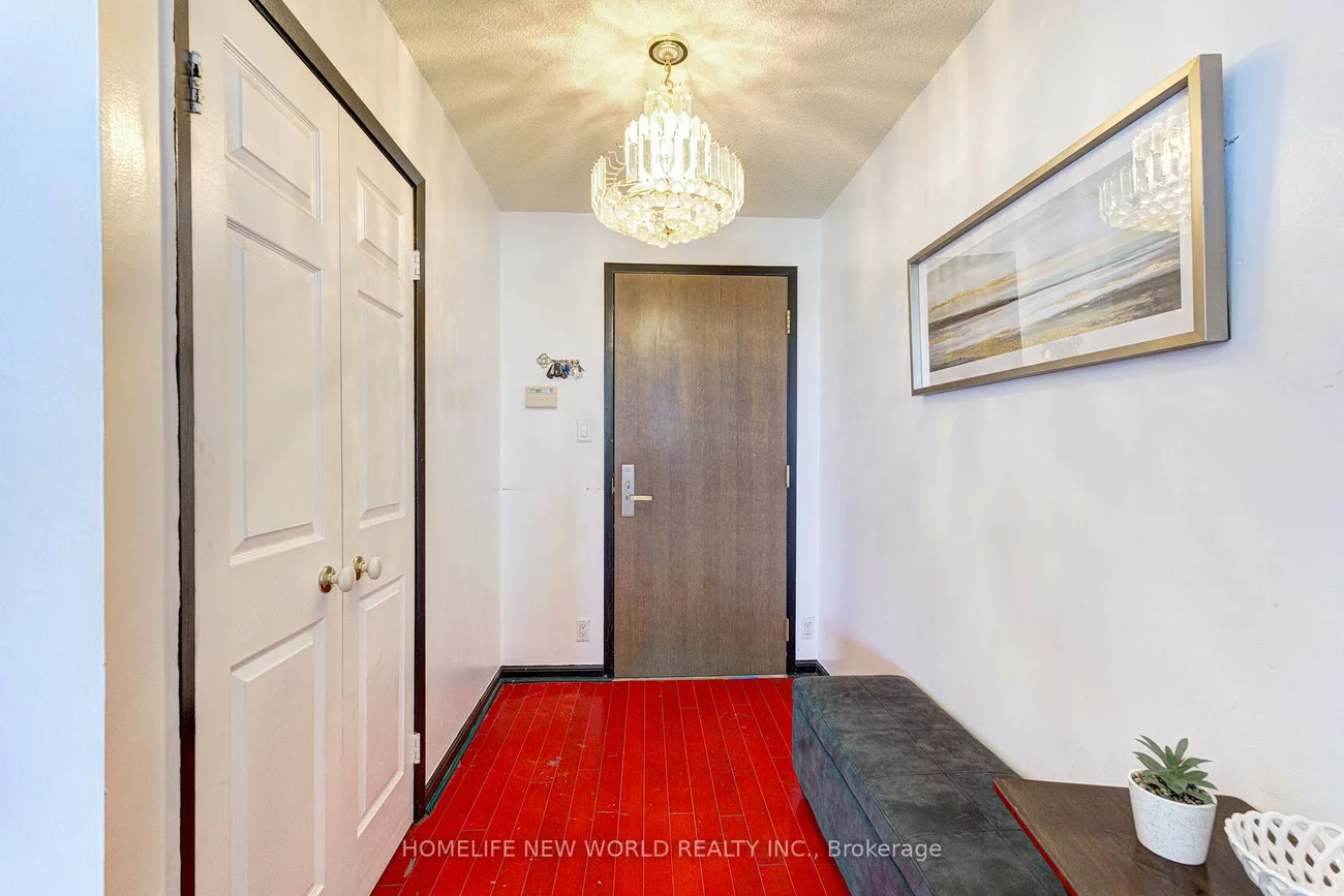 45, Kingsbridge Garden, Hurontario, Mississauga