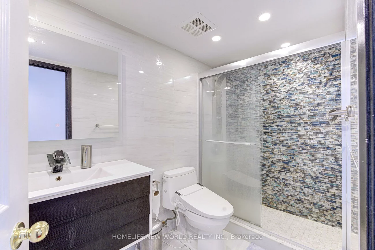 45, Kingsbridge Garden, Hurontario, Mississauga