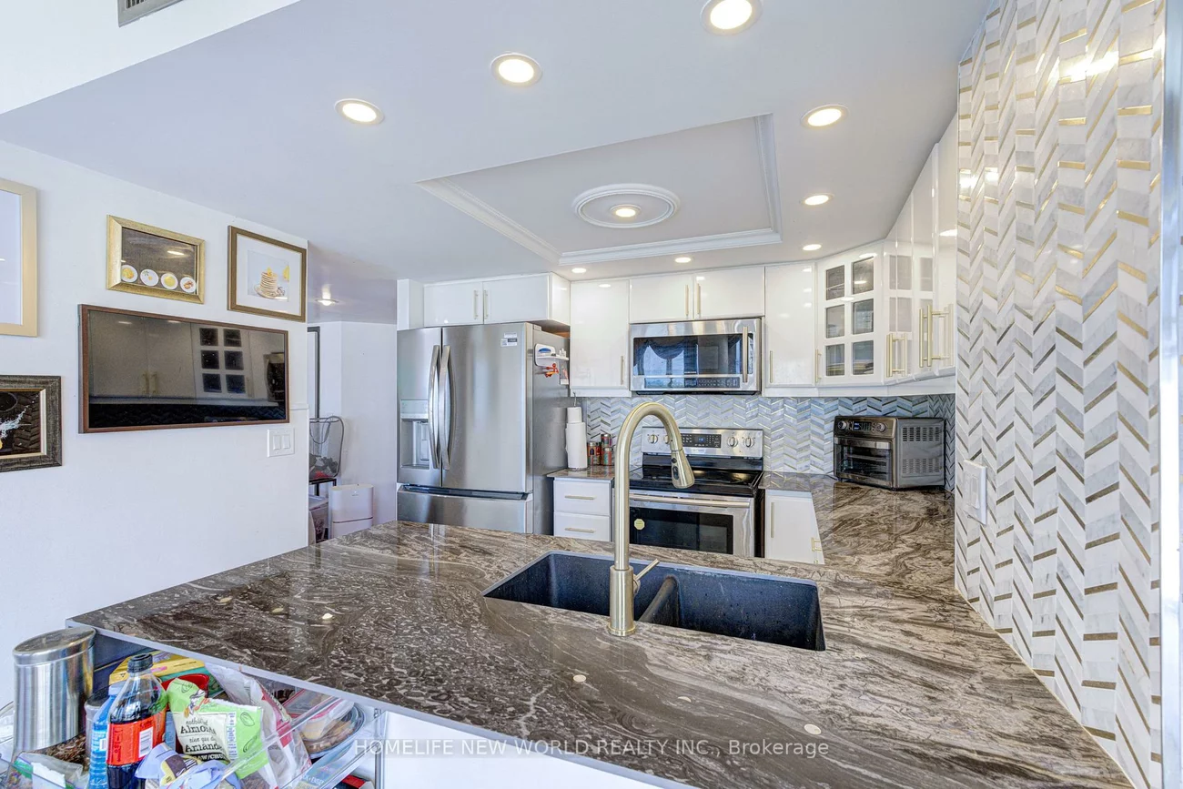 45, Kingsbridge Garden, Hurontario, Mississauga