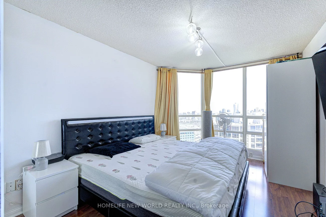45, Kingsbridge Garden, Hurontario, Mississauga